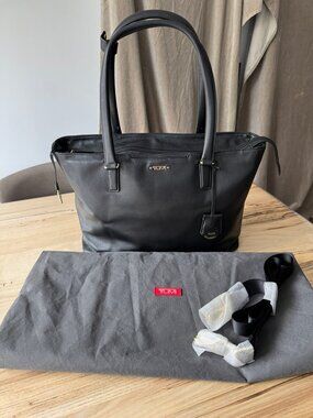 Tumi Voyageur "Monika" Leather Tote Laptop Bag BLACK GOLD HARDWARE LIKE NEW